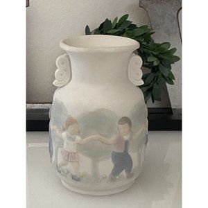 Lladro 5260 Vase Decorated Miniature Vase Urn Matte 1984 RV$175 Vintage Children